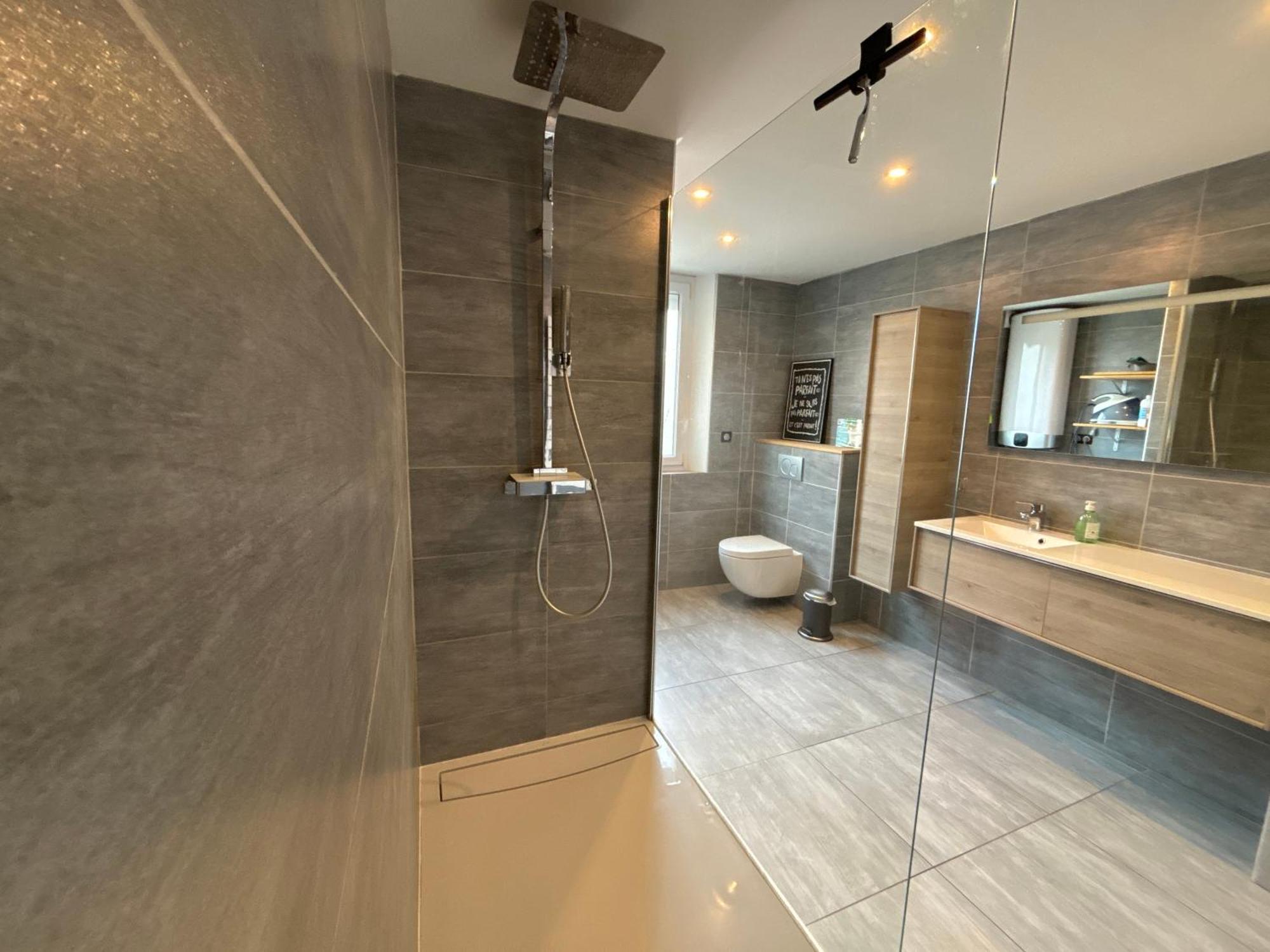 Appartement De Adrien Garage Prive Шарлевіль-Мезьєр Екстер'єр фото